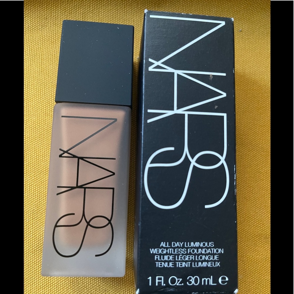 NARS All Day Luminous Weightless Foundation